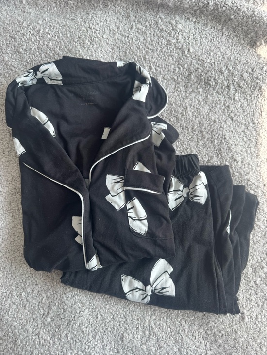 kate spade Other - kate spade Black Pajama Set with White Bow Print